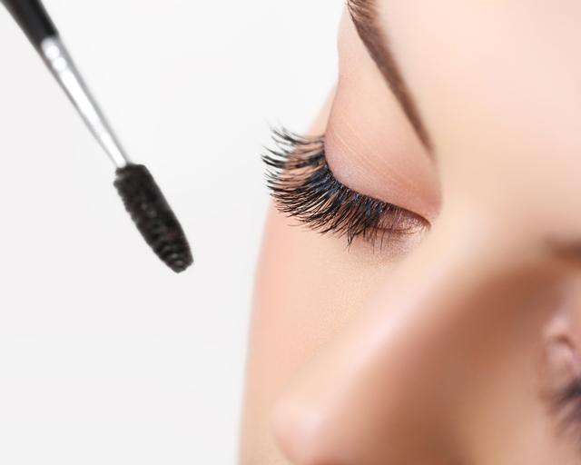 How to safely remove mascara?
